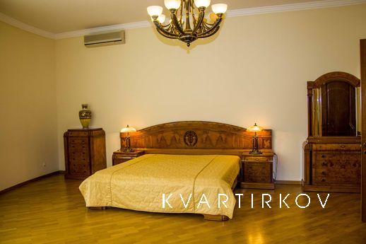 ELITE HOUSE NEAR PARK, Кисловодськ - квартира подобово