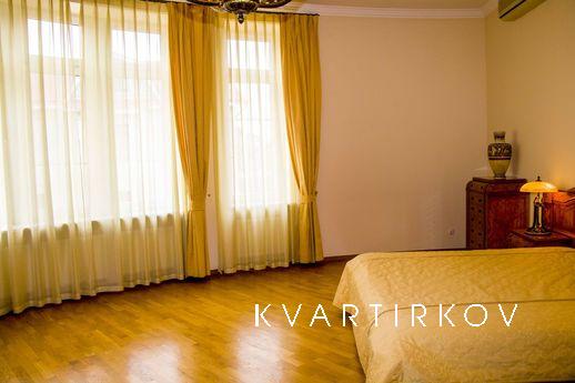 ELITE HOUSE NEAR PARK, Кисловодськ - квартира подобово