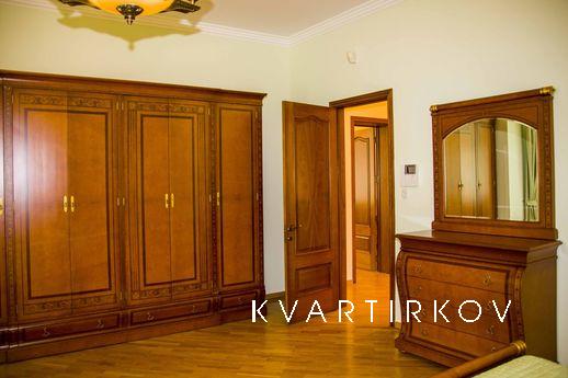 ELITE HOUSE NEAR PARK, Кисловодськ - квартира подобово
