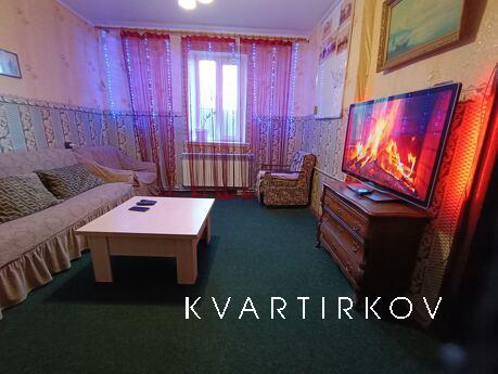 Трехкомнатная квартира возле Каштанового сквера (ул. Соборна