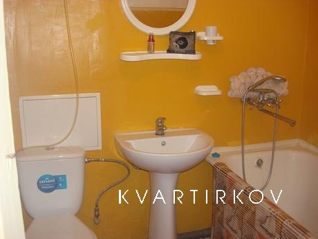 Rent two-room apartment for holidaymaker, Berdiansk - apartment by the day