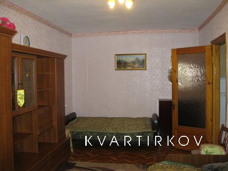 Квартира в першому кварталі від моря, Чорноморськ (Іллічівськ) - квартира подобово