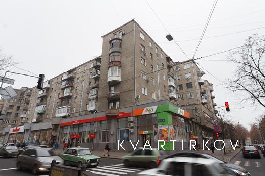 2 com. Apartment Pushkinskaya 54, Kharkiv - apartment by the day