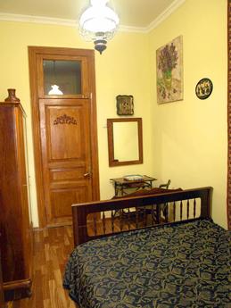 Room on the seafront of Yalta. Beach nea, Yalta - apartment by the day