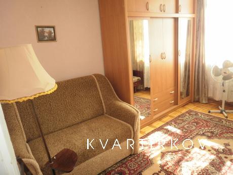 Rent one-bedroom apartment in the center of Berdyansk for su