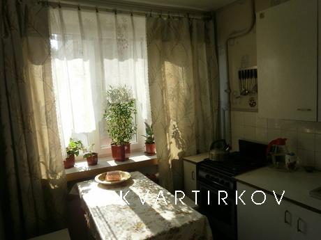 Flat for rent, Berdyansk center, Berdiansk - apartment by the day