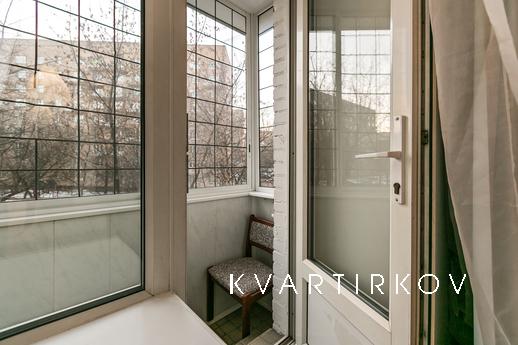 Daily Ukrainian Boulevard 6, Moscow - apartment by the day