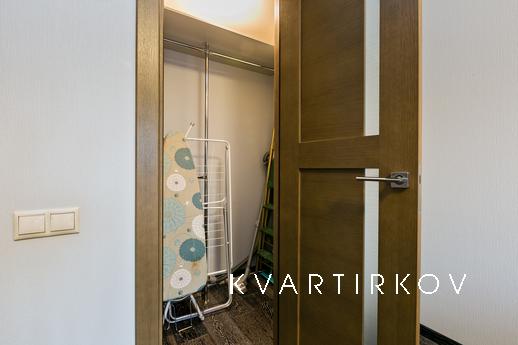 Daily Ukrainian Boulevard 6, Moscow - apartment by the day