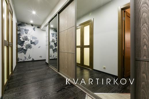 Daily Ukrainian Boulevard 6, Moscow - apartment by the day