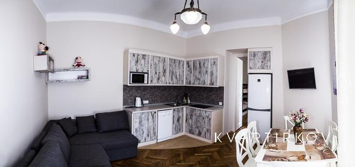 3 bedroom new apartment in the center, Lviv - apartment by the day