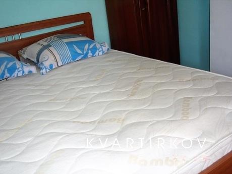 Телефон:  восемь 909 семь 5875 шесть шесть
Люкс однокомнатны