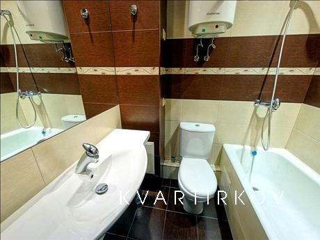 Кондиционер! Лоджия с барной стойкой!, Челябинск - квартира посуточно