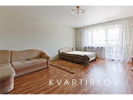 Трикімнатна квартира подобово, Тюмень - квартира подобово