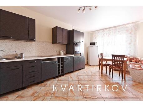 Трикімнатна квартира подобово, Тюмень - квартира подобово