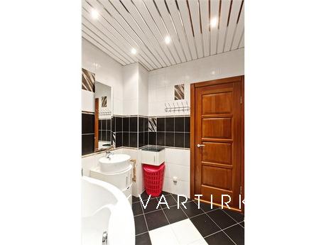 Трикімнатна квартира подобово, Тюмень - квартира подобово