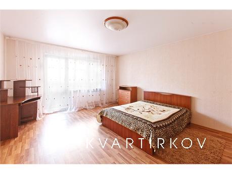 Трикімнатна квартира подобово, Тюмень - квартира подобово