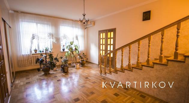 2-х уровневый номер в хостеле 