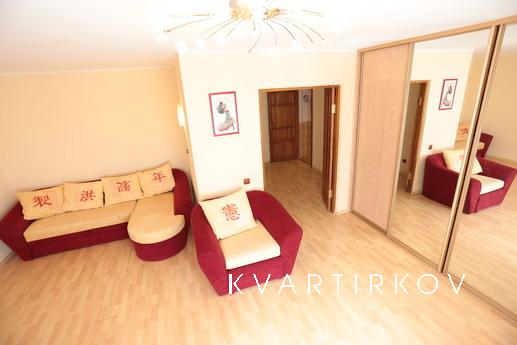 Тюмень, улица Киевская, 74, 1-комнатная, Тюмень - квартира посуточно