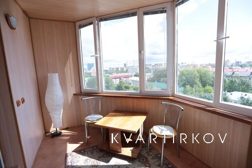 Тюмень, улица Киевская, 74, 1-комнатная, Тюмень - квартира посуточно