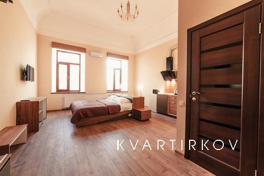Studio apartment Cathedral Square, Odessa - apartment by the day