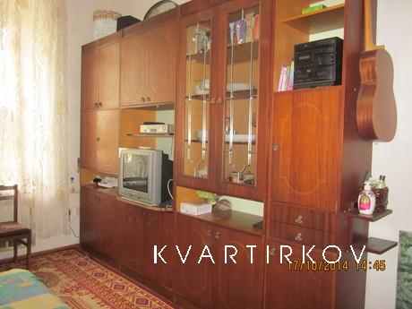 quiet, comfortable apartment, Odessa - apartment by the day