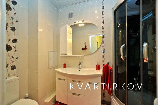 C ЭКСКЛЮЗИВНЫМ дизайнерским ремонтом, Краснодар - квартира посуточно