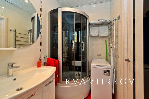 C ЭКСКЛЮЗИВНЫМ дизайнерским ремонтом, Краснодар - квартира посуточно