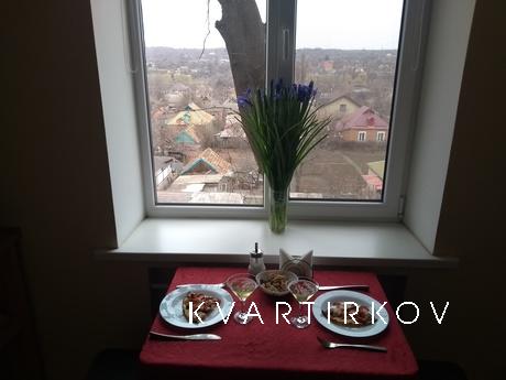 Apartment on pl. Artyom, Krivoy Rog - apartment by the day