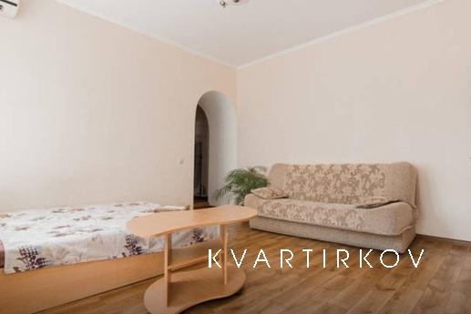 Quiet apartment. Cable, Shevchenko Park, Odessa - apartment by the day